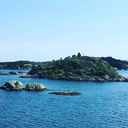 Family-friendly Coastal Getaway Near 3 *